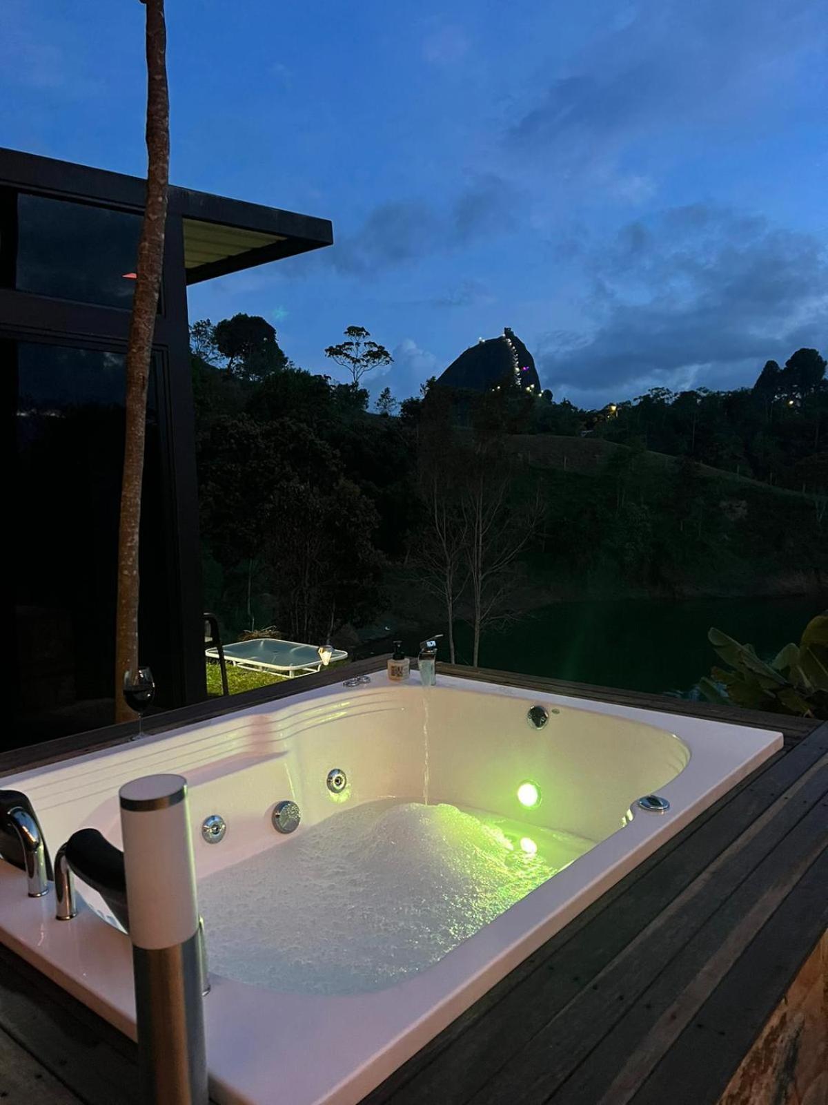 Cabana Privada Sin Prisa "Not Rush" Preciosa! Con Jacuzzi, Vista Y Acceso Directo Al Embalse, Vista A La Piedra , Deporte Acuatico Paddle Board And Breakfast Incluidos ! Imperdible Guatapé 외부 사진