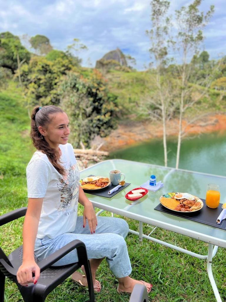 Cabana Privada Sin Prisa "Not Rush" Preciosa! Con Jacuzzi, Vista Y Acceso Directo Al Embalse, Vista A La Piedra , Deporte Acuatico Paddle Board And Breakfast Incluidos ! Imperdible Guatapé 외부 사진