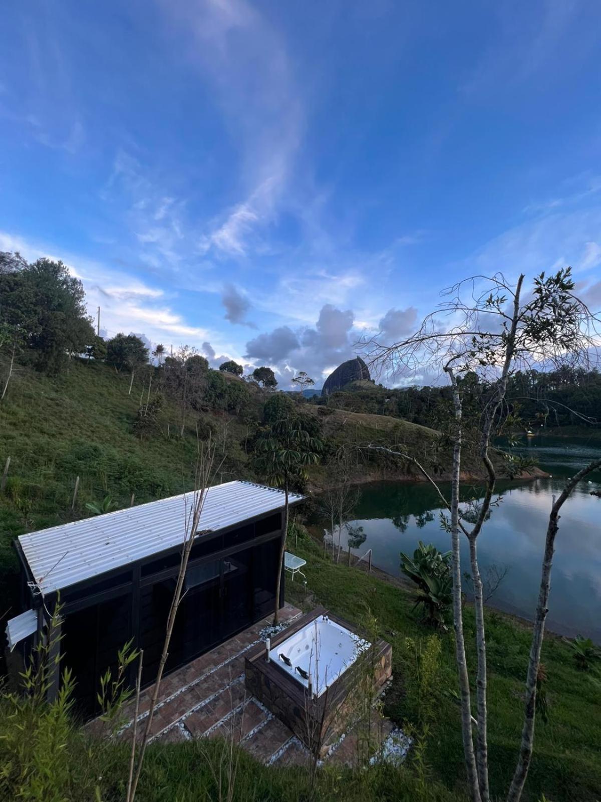 Cabana Privada Sin Prisa "Not Rush" Preciosa! Con Jacuzzi, Vista Y Acceso Directo Al Embalse, Vista A La Piedra , Deporte Acuatico Paddle Board And Breakfast Incluidos ! Imperdible Guatapé 외부 사진